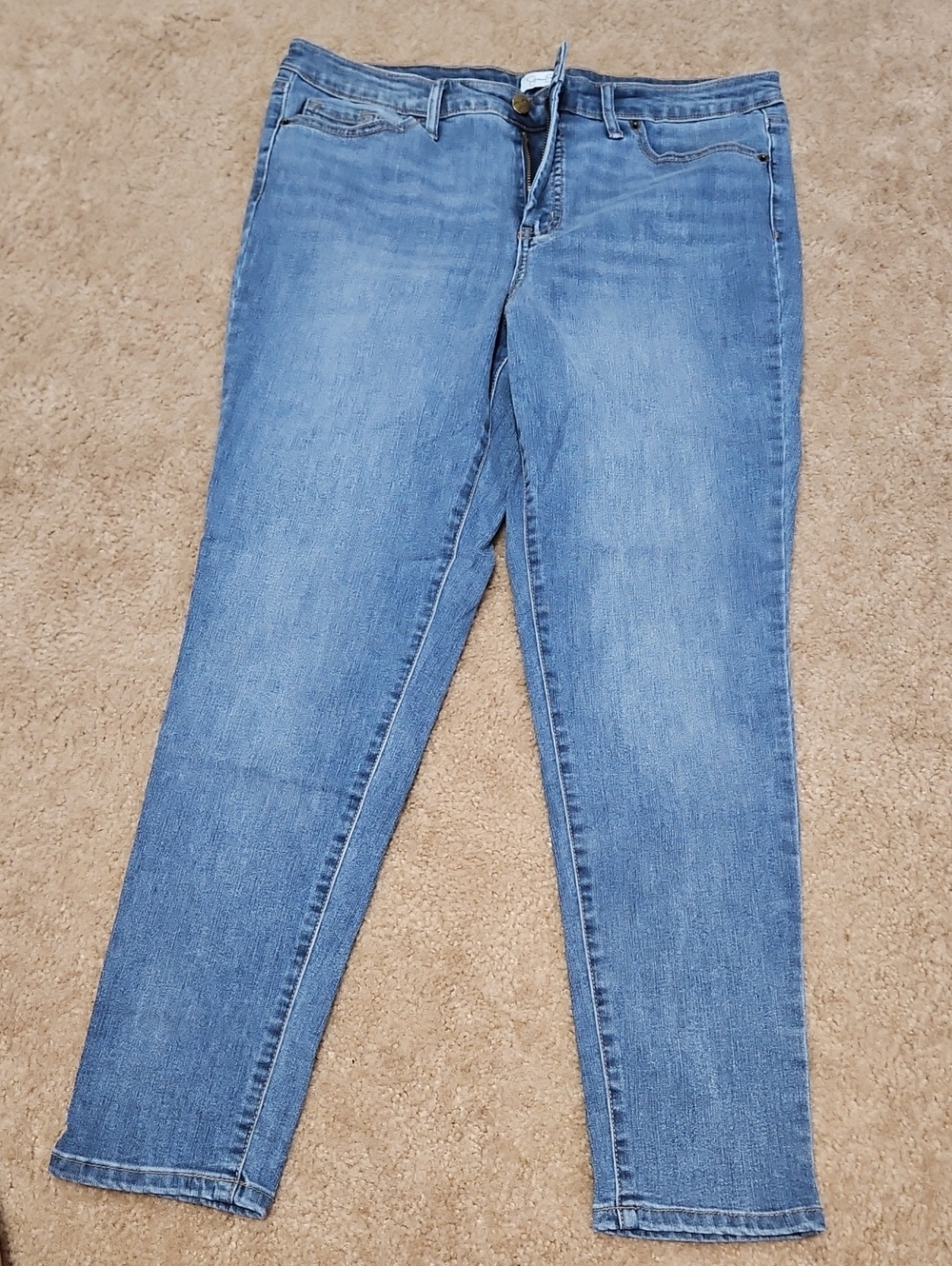 Stretchy Women's Blue Denim Jeans - Slim Fit Jessica Simpson